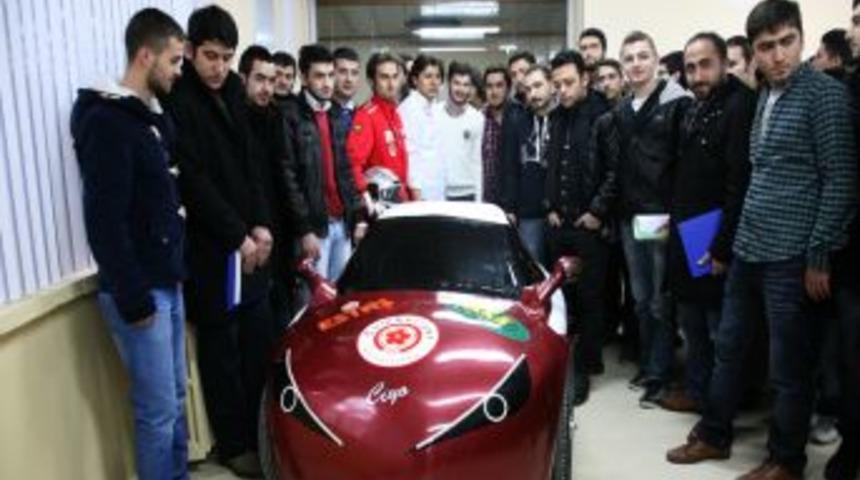 Sivas'ta &Uuml;niversite &Ouml;ğrencileri Hidrojenle &Ccedil;alışan Otomobil Yaptı