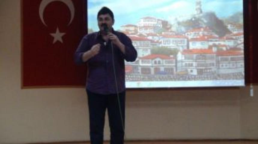 Maceracı Hem G&uuml;ld&uuml;rd&uuml; Hem Duygulandırdı