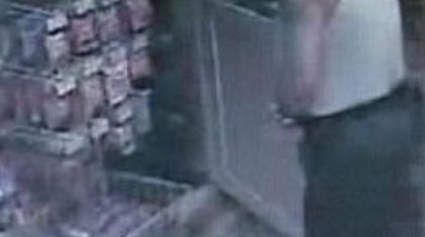 İ&ccedil; &Ccedil;amaşırları İle Hırsız Kovaladı