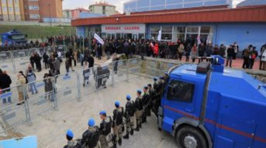 CHP'liler Ergenekon Sanıklarına Destek I&ccedil;in Silivri'de