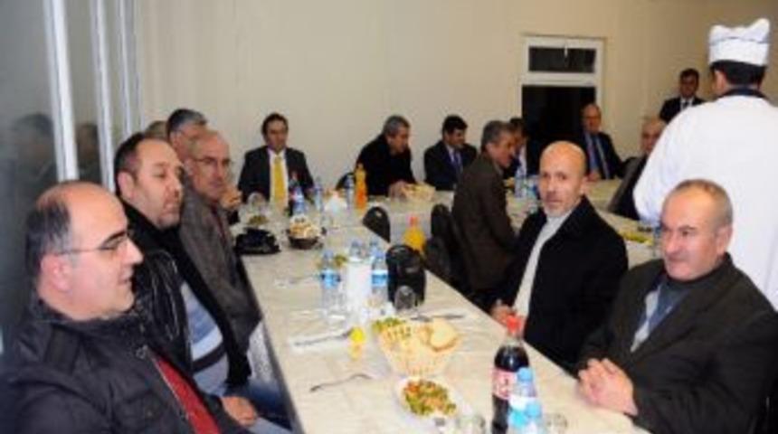 Vali Mayda Sanayici Ve İşadamlarıyla Bir Araya Geldi