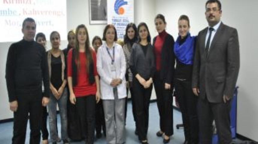 Tıp Merkezi Personeline İşaret Dili Kursu Verildi