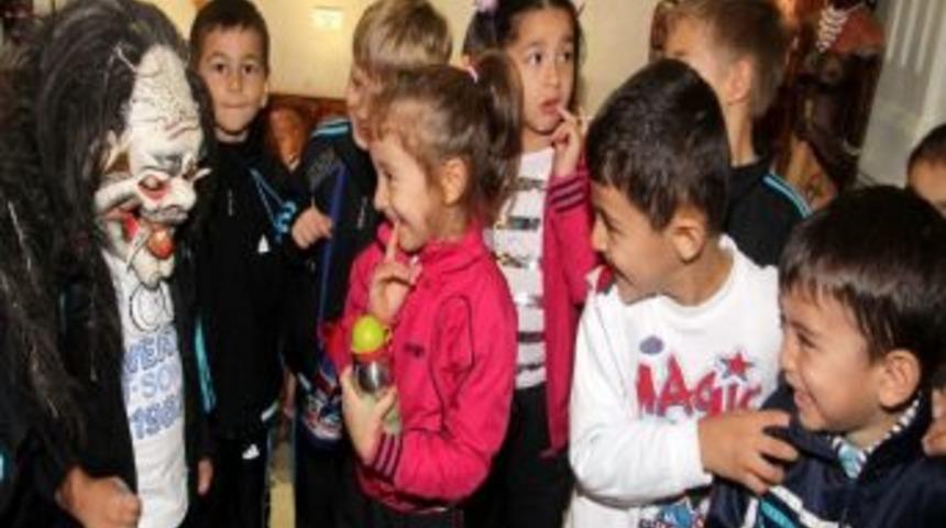 Mask M&uuml;zesinin Minik Konukları