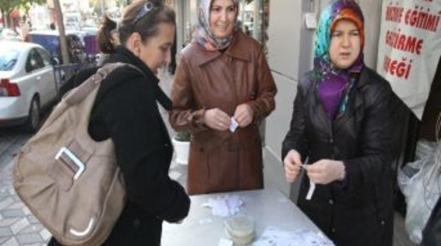 Akhisar Eğitim Ve K&uuml;lt&uuml;r Derneği'nden Aşure Etkinliği