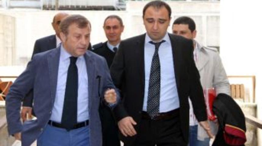 Bursaspor'daki Yolsuzluk Davası Bilirkişiye G&ouml;nderildi