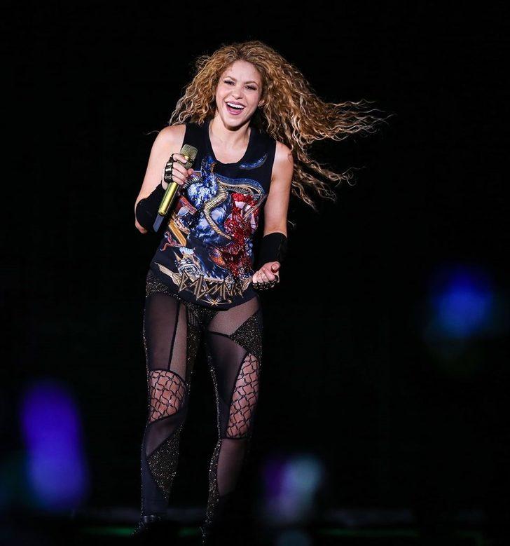 Shakira İstanbul konserinde binlerce kişiyi coşturdu G4