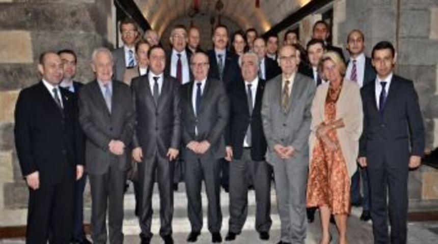 'Türk Iş Adamlarının Fransa'da Rahat Ticaret Yapmalarını Sağlayacağız'