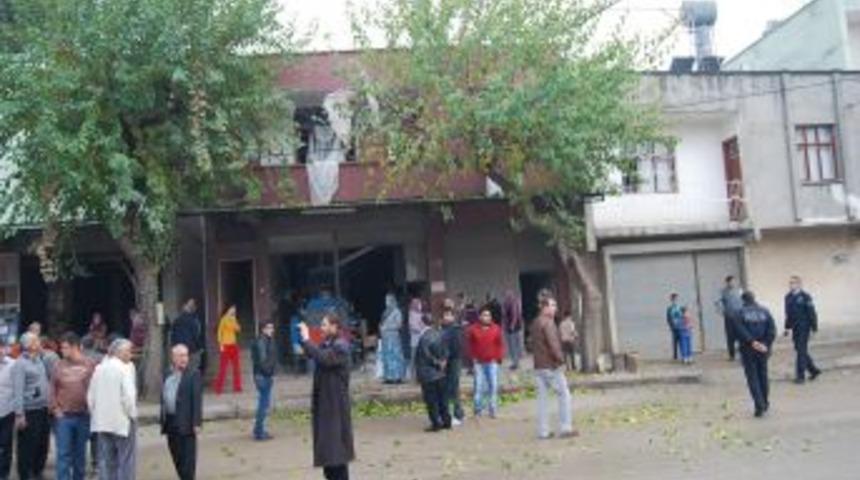 Kozan&rsquo;da T&uuml;pten Sızan Gaz Patlamaya Neden Oldu: 2 Yaralı