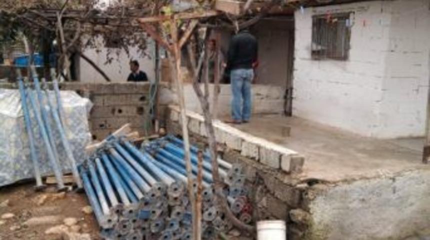 İnşaatlardan &Ccedil;aldığı Kalıp Demirini Kiraya Verdi