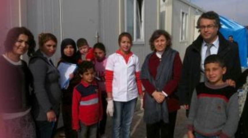 Konteyner Kentteki Suriyeli &Ccedil;ocuklara Aşıları Yapıldı