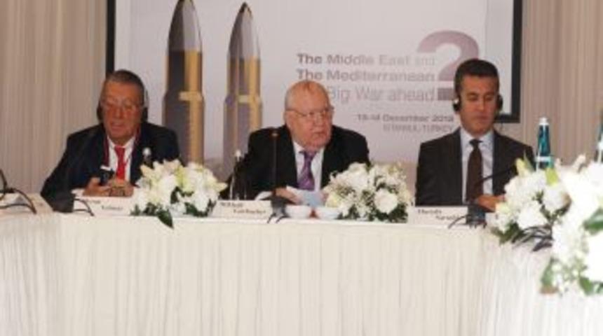 Gorbachev: Suriye'ye Doğru &Ccedil;&ouml;z&uuml;m &Uuml;retilmezse B&uuml;y&uuml;k Felaket Kapıda