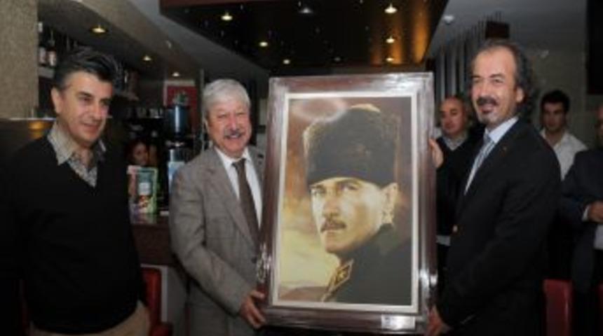 Akaydın: Antalya'nın Turizm Girdisinden Bir Kuruş Bile Geliri Yok