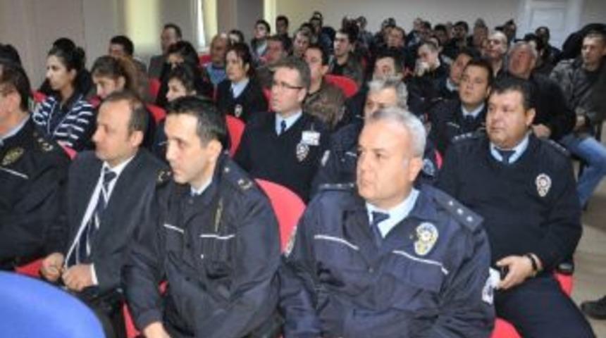 Emniyetten Personeline " G&ouml;z Yaşartıcı Gaz Spreyi " Semineri