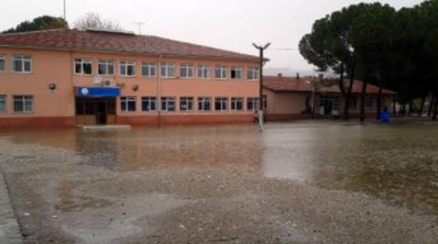 Okul Bah&ccedil;esi G&ouml;lete D&ouml;nd&uuml;