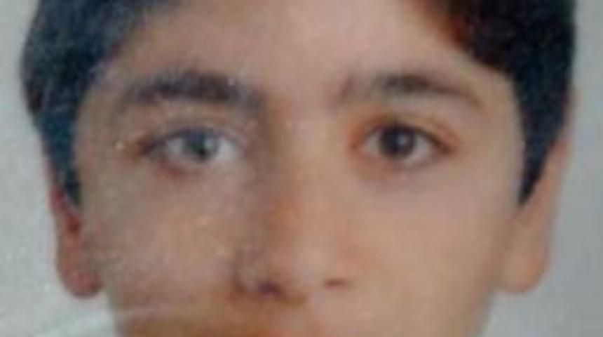 Yolda Aniden Fenalaşan Gen&ccedil; &Ouml;ld&uuml;