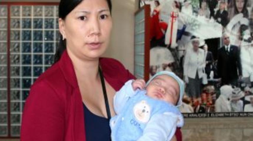 Moğol Kadın Ekonomi Forumuna 2 Aylık Bebeğiyle Katıldı