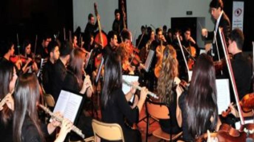 Malatya İ.&uuml;. Gen&ccedil;lik Orkestrası Konser Verdi