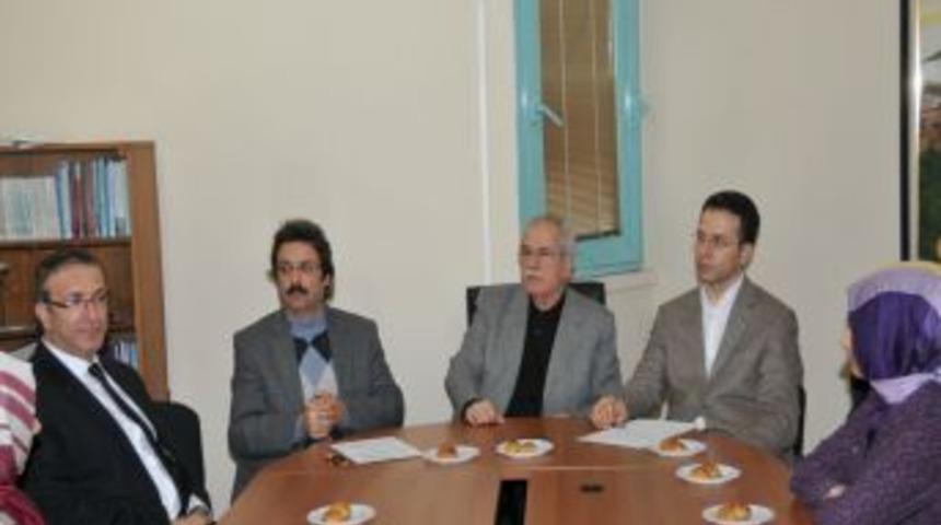 "Tarih Tarih&ccedil;i Ile Birlikte S&uuml;ren Bir S&uuml;re&ccedil;tir"