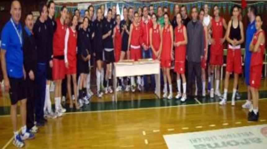 Taraftardan Baklavalı Moral