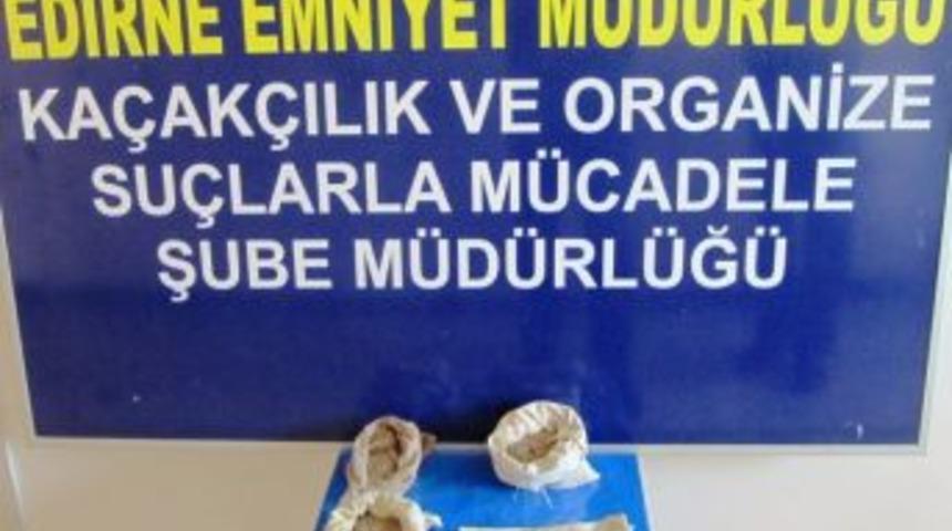 Bulgar Bayanın Paltosunda Uyuşturucu &Ccedil;ıktı