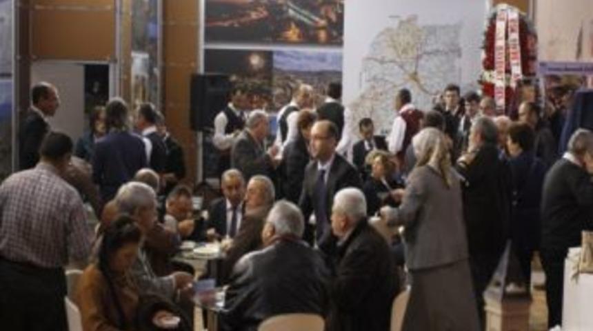 Turizm Fuarında Bayburt R&uuml;zg&acirc;rı Esti