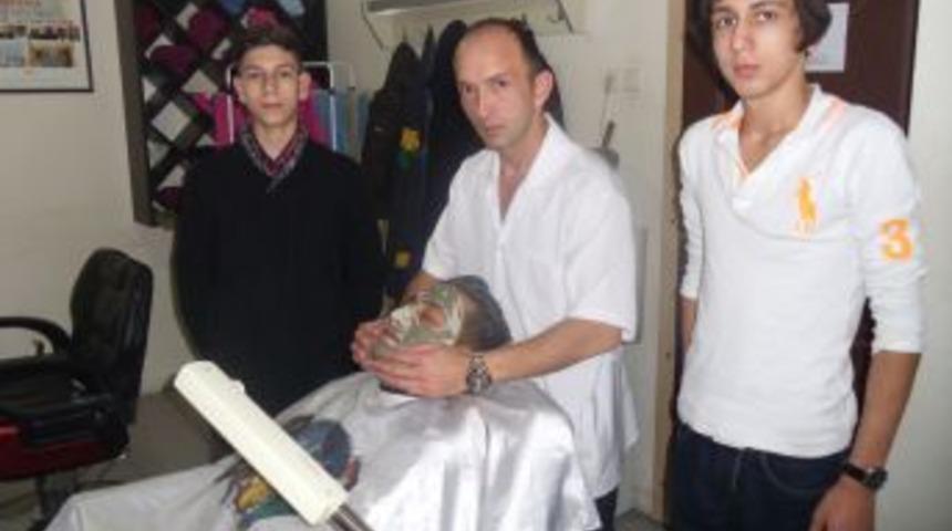 Berberler De Cilt Bakımı, Ağda, Manik&uuml;r Pedik&uuml;r Yapacak