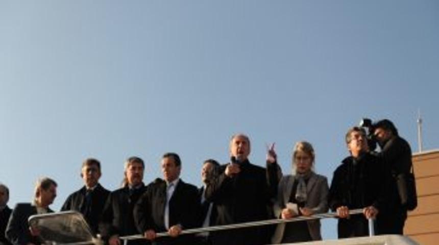 CHP&rsquo;li Tarhan, Kalabalığı Hareket Etmeye &Ccedil;ağırdı