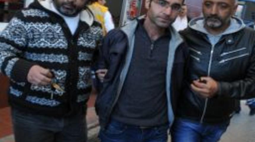 Alanya'da, Ter&ouml;r Su&ccedil;undan Aranan Bir Kişi Yakalanarak Tutuklandı