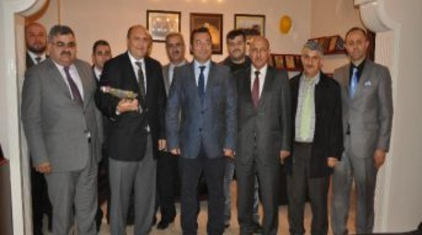 İmam Hatip Lisesi Mezunları Derneğinden, Kilimli Belediye Başkanı &Ouml;zdemir&rsquo;e Ziyaret