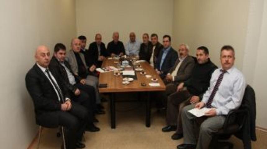 Okullarda Serbest Kıyafet Uygulaması Sekt&ouml;re Zarar Verir