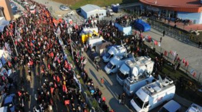 CHP'li Vekilden Askere Fır&ccedil;a