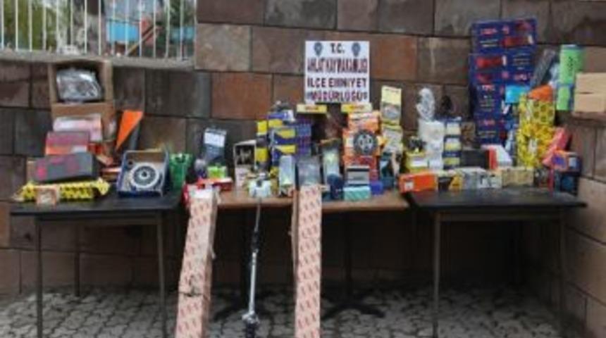 Ahlat'ta &Ccedil;alınan Oto Yedek Par&ccedil;aları Patnos'ta Ele Ge&ccedil;irildi