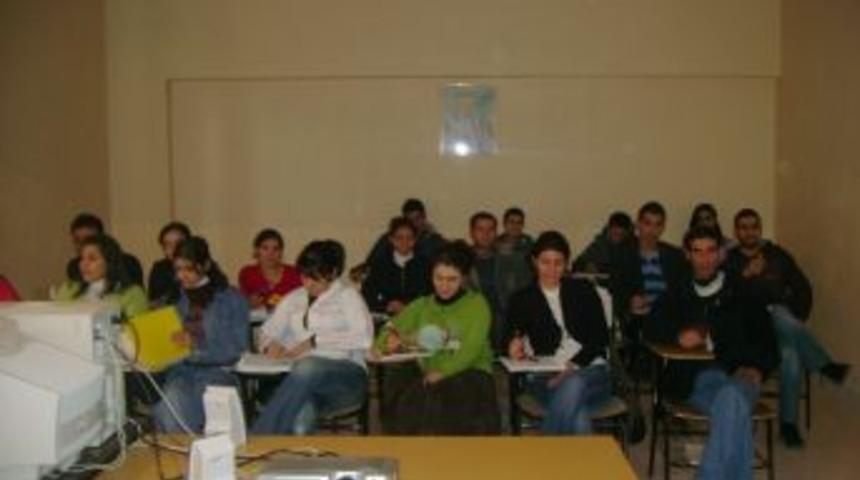 &Uuml;niversite &Ouml;ğrencilerine Eğitim Yardımı