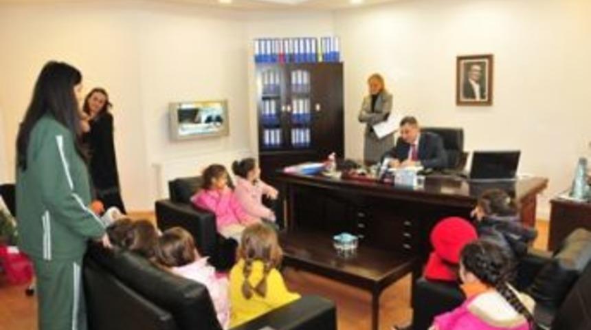 Beylikd&uuml;z&uuml;&rsquo;nde minikler meslekleri tanıyor