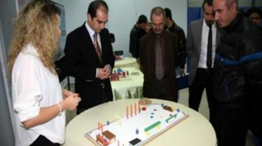 Besyo Öğrencilerinden Materyal Sergisi