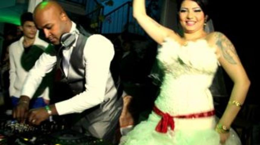 Damat Çaldı, Gelin Oynadı