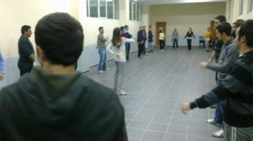 Kula'da Halk Oyunları Kursuna Yoğun İlgi