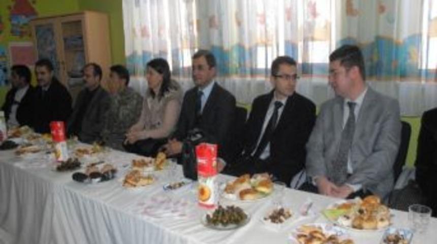 Miniklerden Yerli Malı Haftası Kutlaması