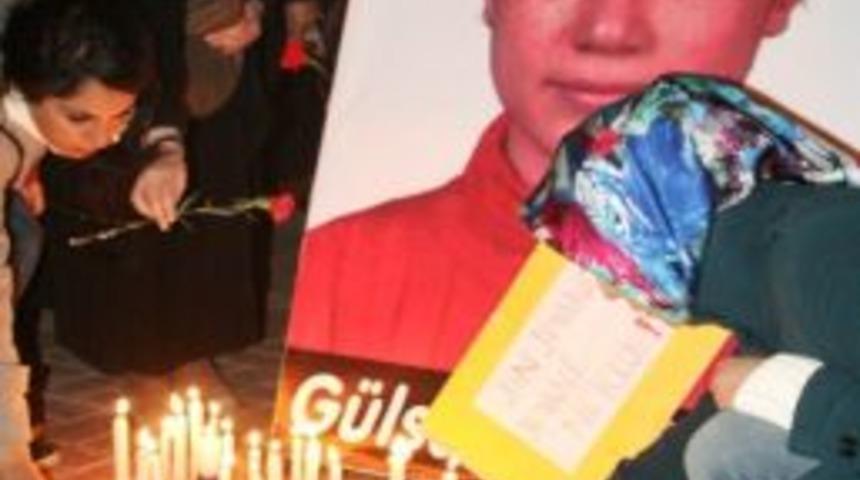 G&uuml;lşah &Ouml;ğretmen İ&ccedil;in Mum Yaktılar