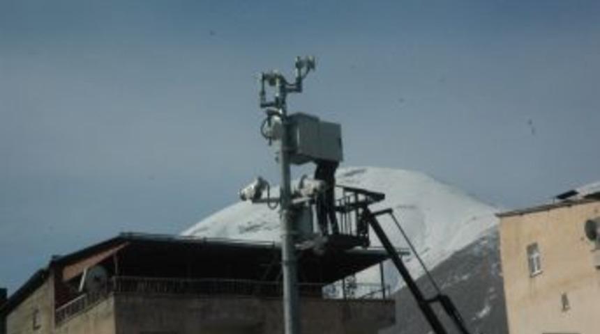Hakkari&rsquo;de Mobese Kameraları Yeniden Onarıma Alındı