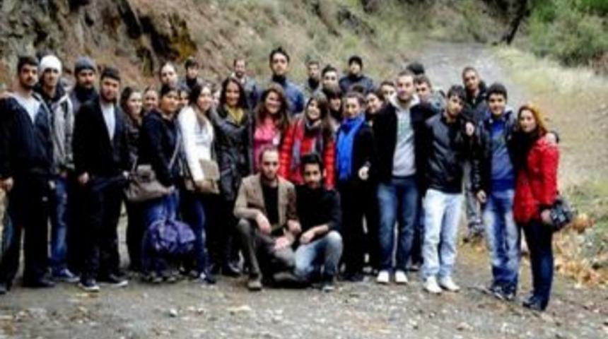 Ad&uuml;&rsquo;l&uuml; &Ouml;ğrencilerinden Doğaya Yolculuk