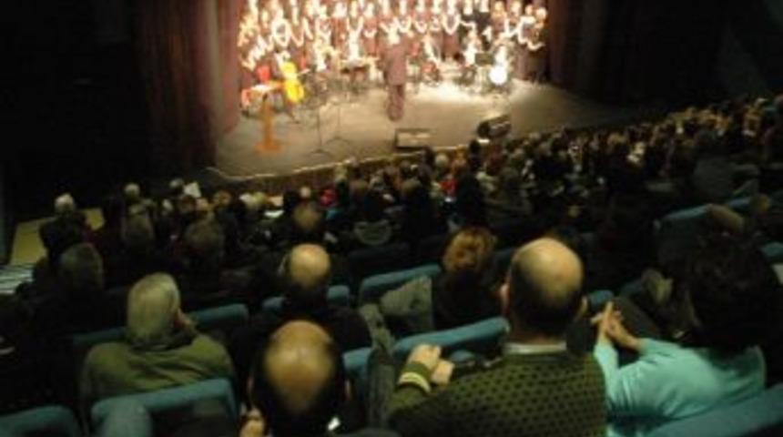 &Ccedil;orlu Belediyesi T&uuml;rk Sanat M&uuml;ziği Topluluğundan Avni Anıl &Ouml;zel Konseri