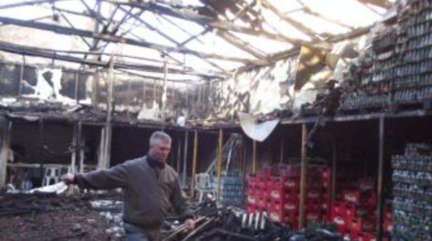 Meşrubat Deposunda Yangın Korkuttu