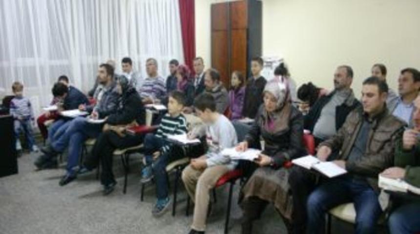 İzmir'de G&uuml;rc&uuml;ce Kursları A&ccedil;ıldı