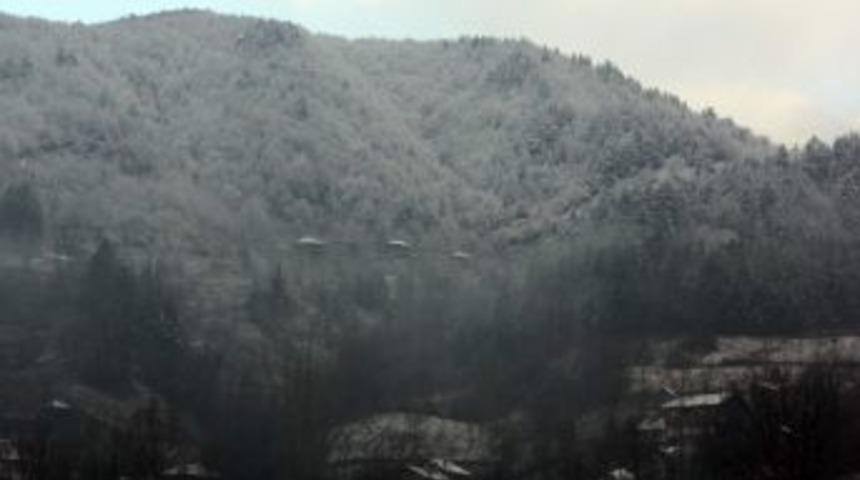 Bartın&rsquo;da Yaz Kış Aynı Anda Yaşanıyor