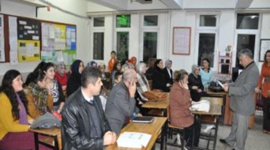 Evde &Ccedil;ocuk Bakımı Kursunu Bitirenlere Sertifika Verildi