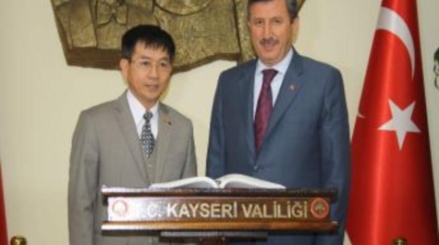 Vietnam B&uuml;y&uuml;kel&ccedil;isi Vali Yılmaz&rsquo;ı Ziyaret Etti