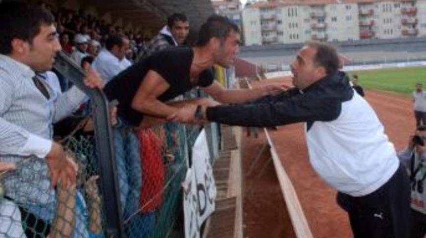 Din&ccedil;el Taraftarın Y&uuml;reğine Su Serpti