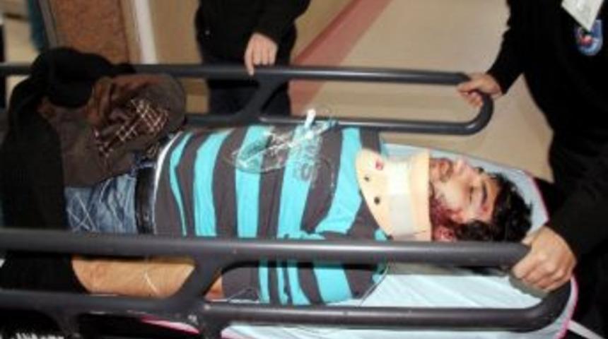 Sivas'ta Yolcu Minib&uuml;s&uuml; Devrildi: 28 Yaralı