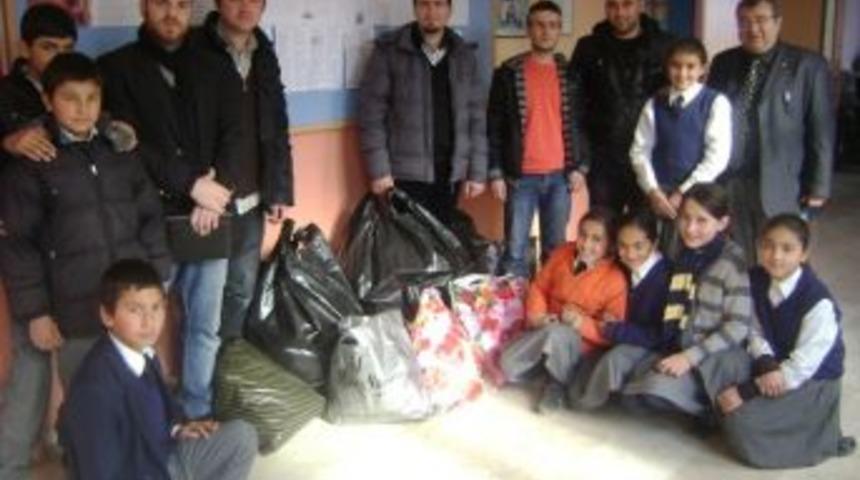 Sanmok &Uuml;yeleri, Fakir &Ouml;ğrencileri Giydirdi